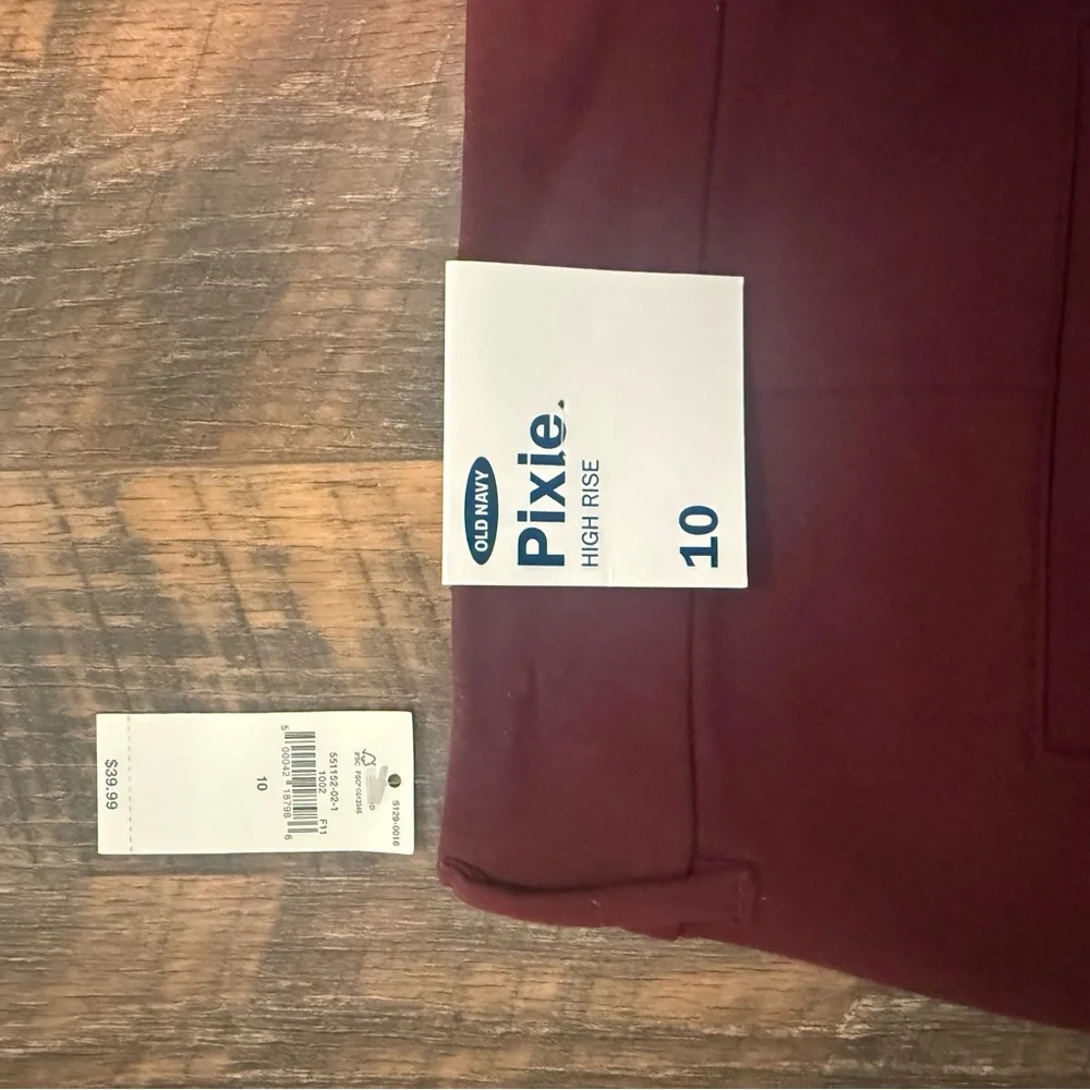 Old Navy Pixie pants burgundy color size 10 - Picture 3 of 4
